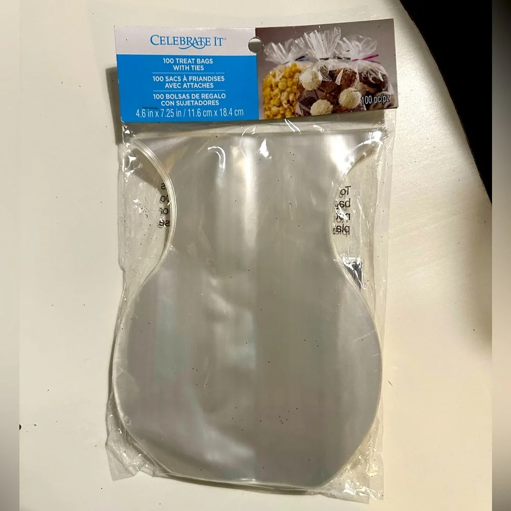 CELEBRATE IT 100 TREAT BAGS W/ TIES 4.6”x7.25” CLEAR ROUND SHAPED GIFT SEALED